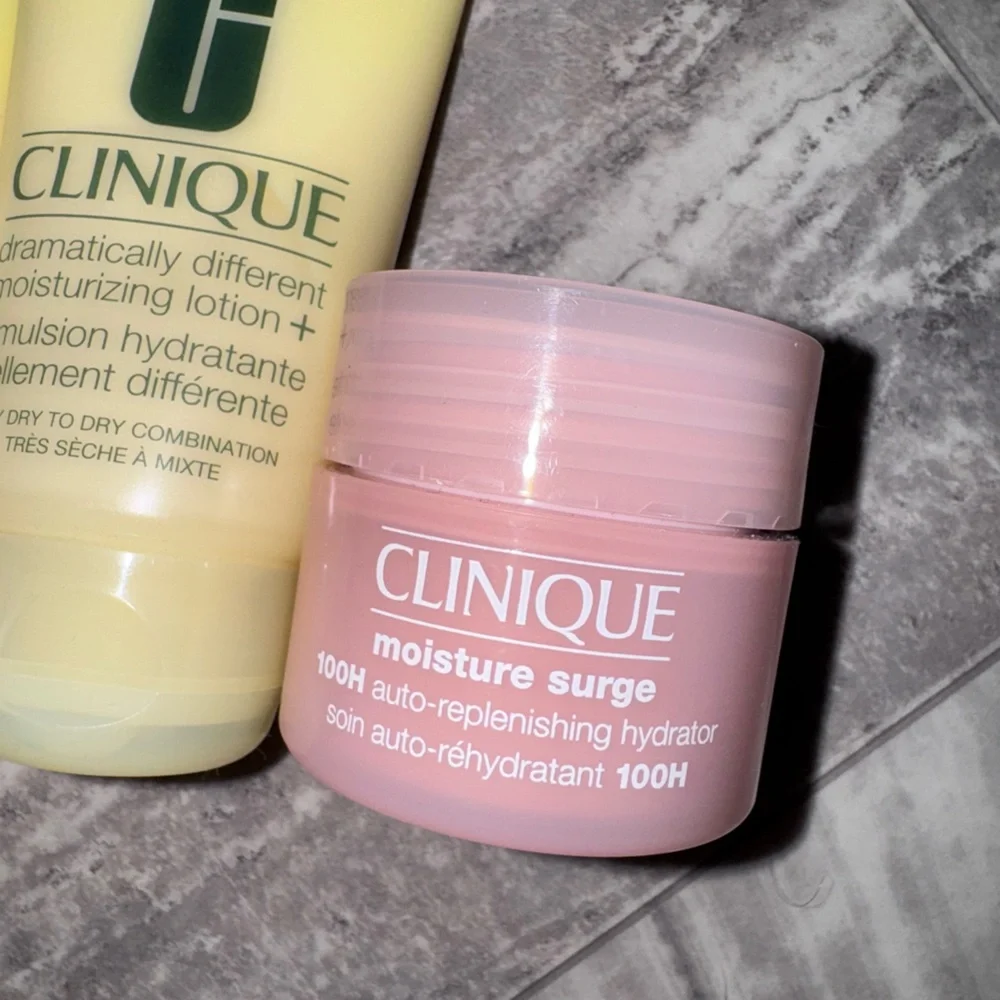 Clinique Dramatically Different Lotion+ Moisture Surge 4 Pc Set